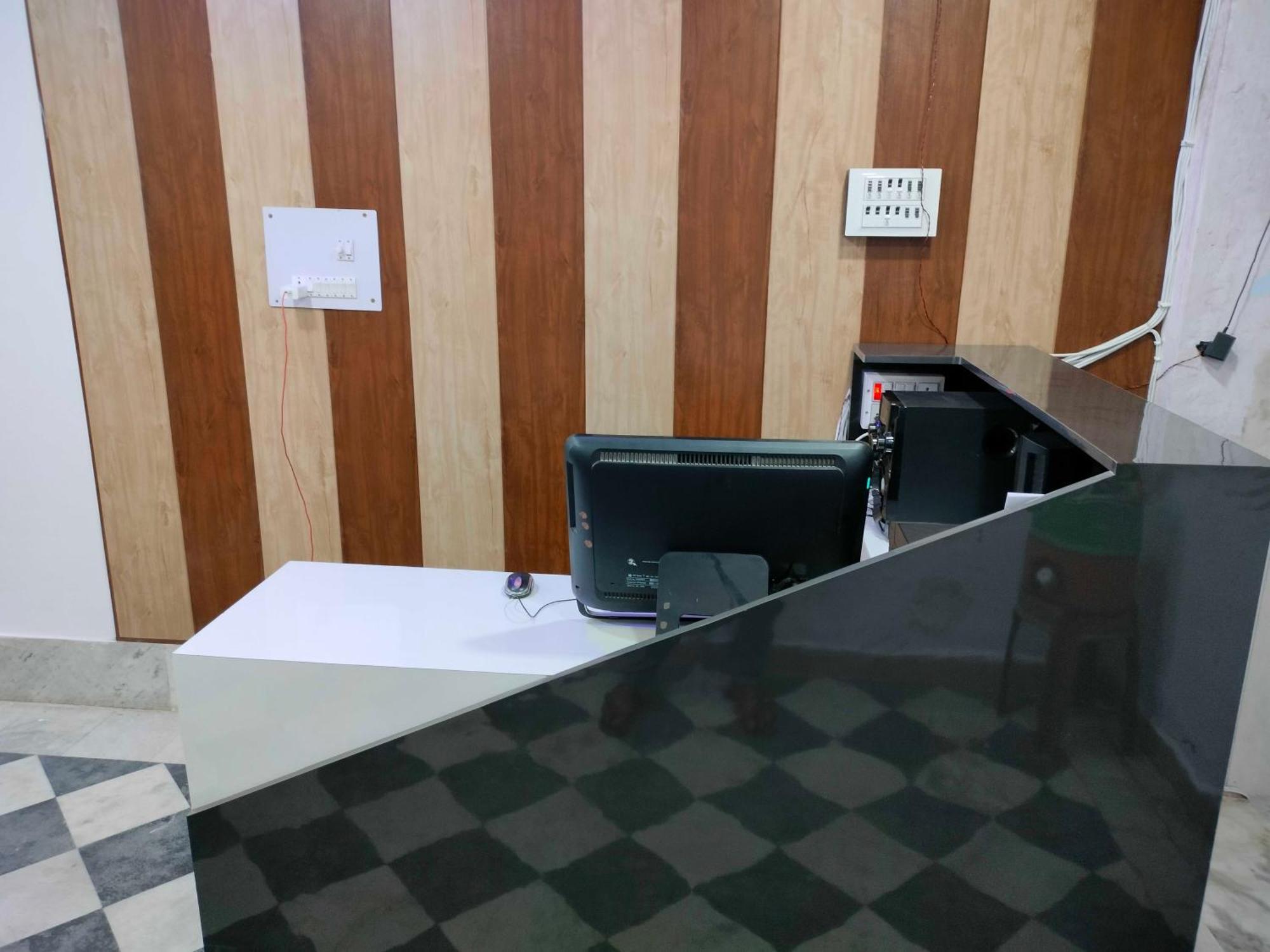 Oyo Palace Hotel Rohtak Buitenkant foto