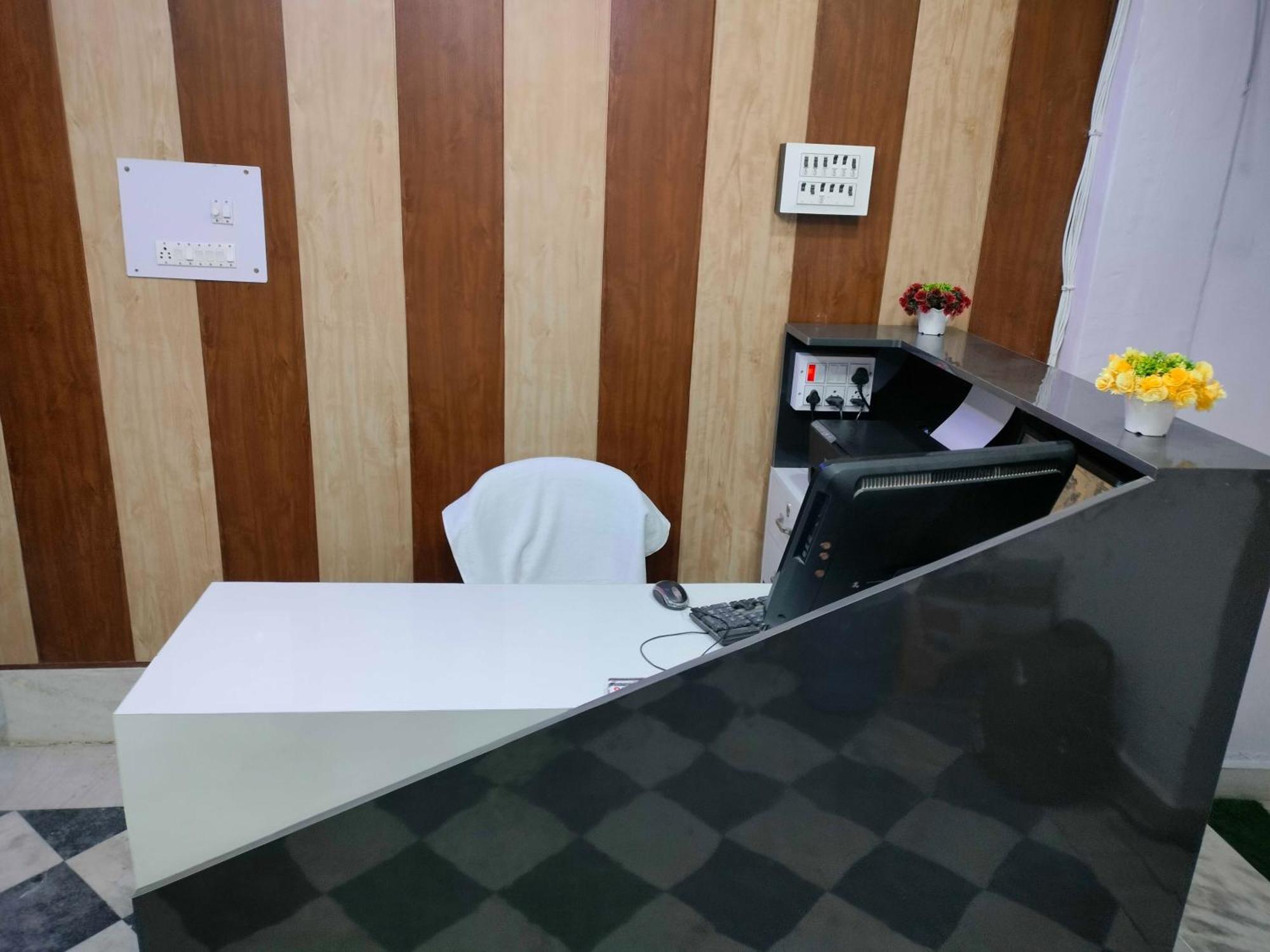 Oyo Palace Hotel Rohtak Buitenkant foto
